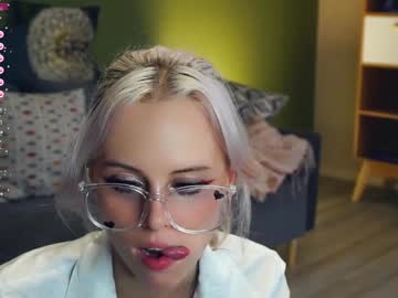 girl
        audreycarvin cam image #4826801