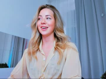 girl
        emmi_rosee cam image #1739674