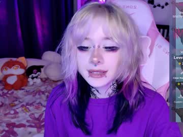 girl
        lollyshy__ cam image #5076508