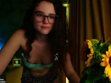 girl
        demurelixir cam image #4500305