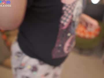 girl
        serareads cam image #5149099
