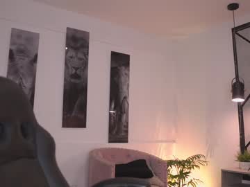 girl
        laura_roldan cam image #4820976