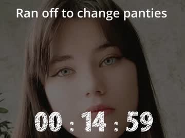 girl
        daisy_foll cam image #35576