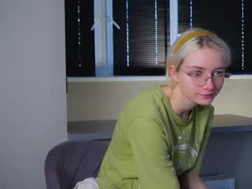 girl
        cathrynbelger cam image #6163201