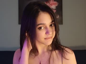 girl
        whitneyblincoe cam image #3260497