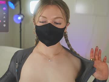 girl
        blondehottiek cam image #4994827