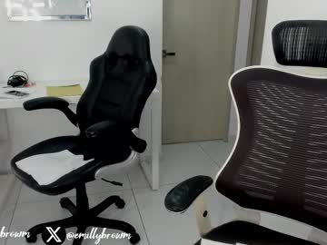 couple
        emillybrowm cam image #6172329