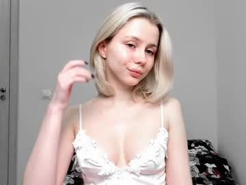 girl
        hi_popsy cam image #6517171