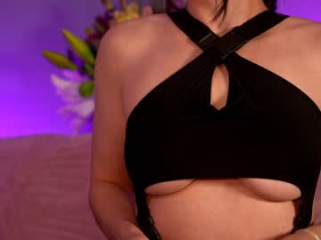 girl
        littlee33 cam image #16878