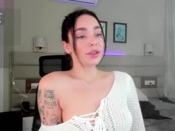girl
        meow_moore cam image #6155094