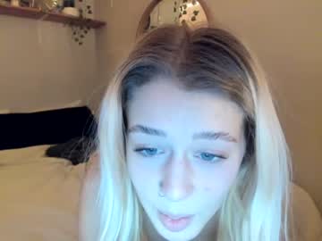 girl
        ashbabyy19 cam image #1126837