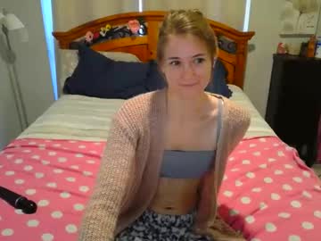 girl
        katynowhere cam image #6096089
