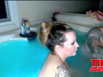 couple
        2freakycouple24 cam image #1213289