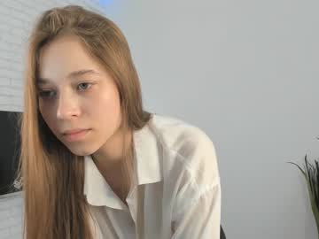 girl
        devonagrayer cam image #3957334