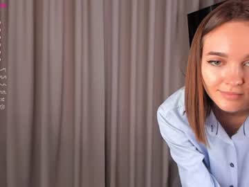girl
        scarlettpaiges cam image #2744604