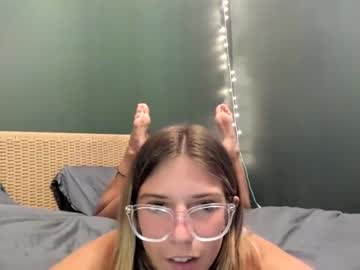 girl
        oliviahansleyy cam image #4171767