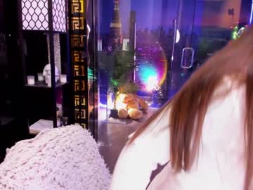 girl
        alma_pearl cam image #2471827