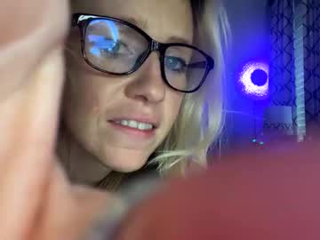 couple Live Cam Girls Love To Strip Naked For Their Viewers with dixie_ray