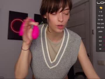 girl
        agelina_summer cam image #1899106