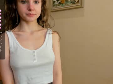 girl
        maryrogersa cam image #2299753