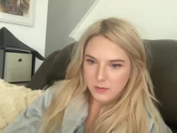 girl
        tpink95 cam image #182286