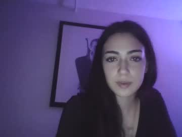girl
        ashxlynnn cam image #6297951