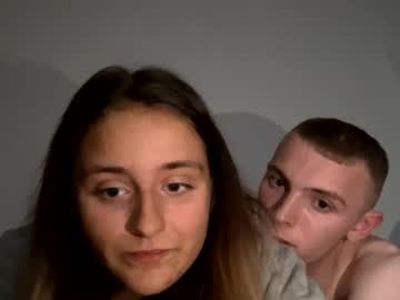 couple
        trixeyxo cam image #6132104