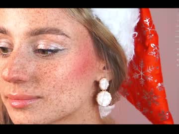 girl
        artease cam image #3132712