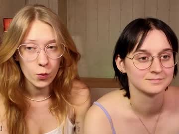 couple
        jitoon_exe cam image #5081962