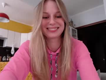 girl
        magic_couple13 cam image #1273277