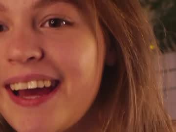 girl
        theresatownsend cam image #2899557
