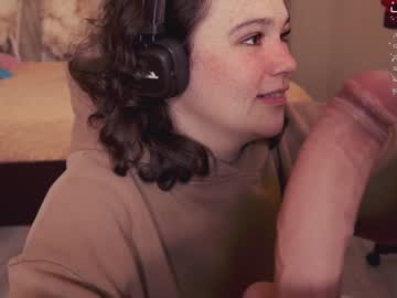 girl
        chery_lady22 cam image #1291804