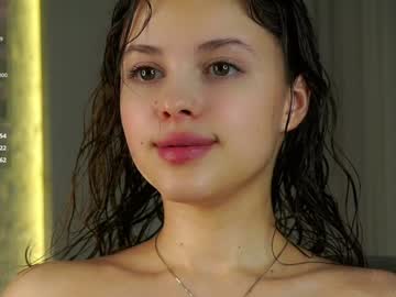 girl
        a_whole_eternity cam image #5068292