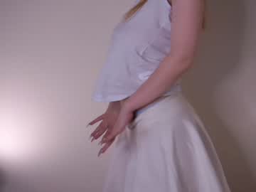 girl
        rhythmkitten cam image #4270481