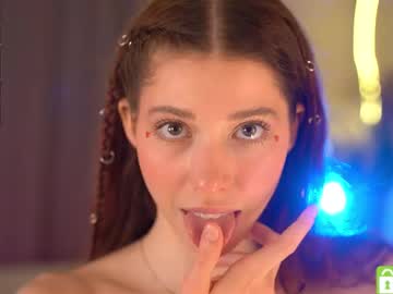girl
        happyvivy cam image #6394573