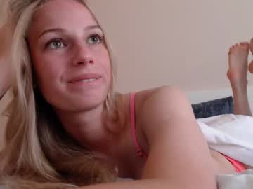 girl
        magic_couple13 cam image #2249571