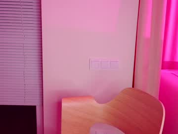 girl
        aveksmr cam image #5191229