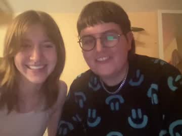 couple
        sam_and_sub cam image #1134024