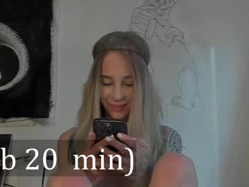 girl Live Cam Girls Love To Strip Naked For Their Viewers with brooxa