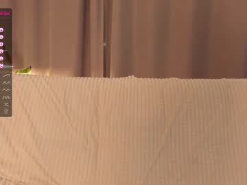 girl
        juliepenningtona cam image #2540613