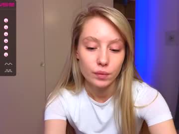 girl
        callme_star cam image #1235713