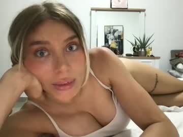 girl
        marissamiller cam image #4105618