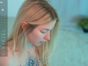 girl
        my_stella cam image #3359612