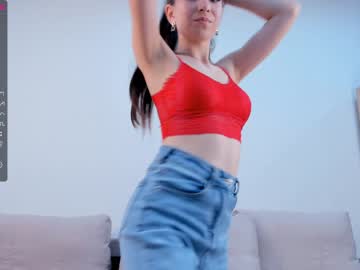 girl
        vickihansen cam image #2025579