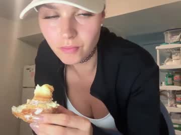 girl
        xyleialuv cam image #5045724