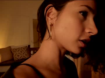 girl
        evatango cam image #622860
