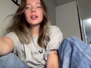 girl
        angel_from_sky cam image #3648403