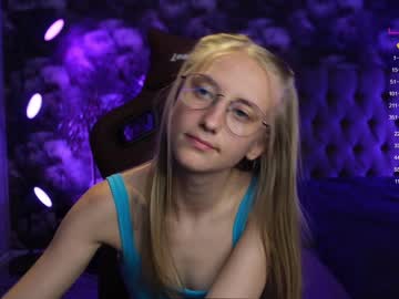 girl
        angeellina cam image #2028762