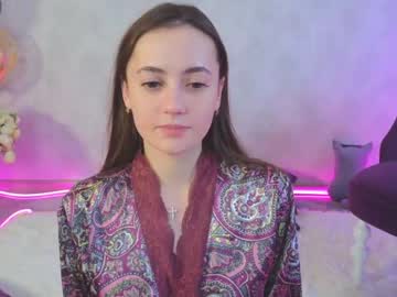 girl
        angelina_new cam image #3101997