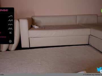 girl
        hollyextra cam image #2991891